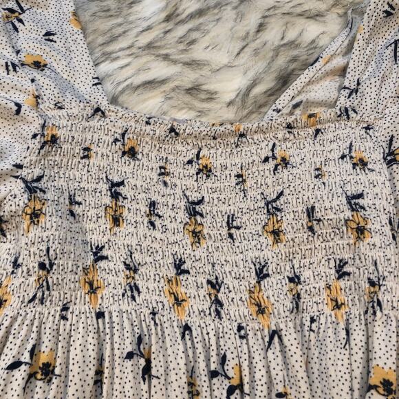 Nordstrom Jolt Smocked White Floral Print Flowy Shirt - Picture 3 of 9